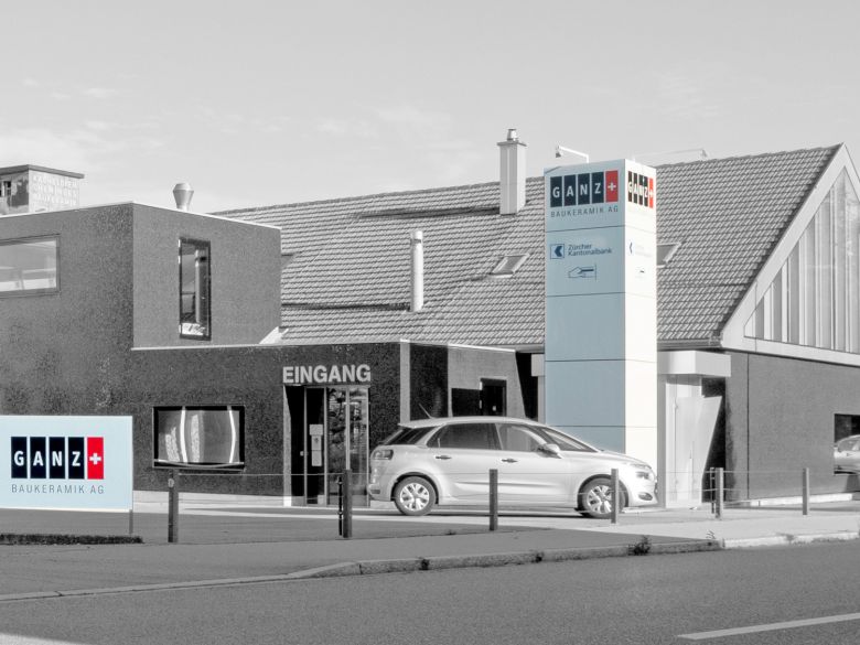 Die Ausstellung der Ganz Baukeramik AG in Embrach von Aussen betrachtet.